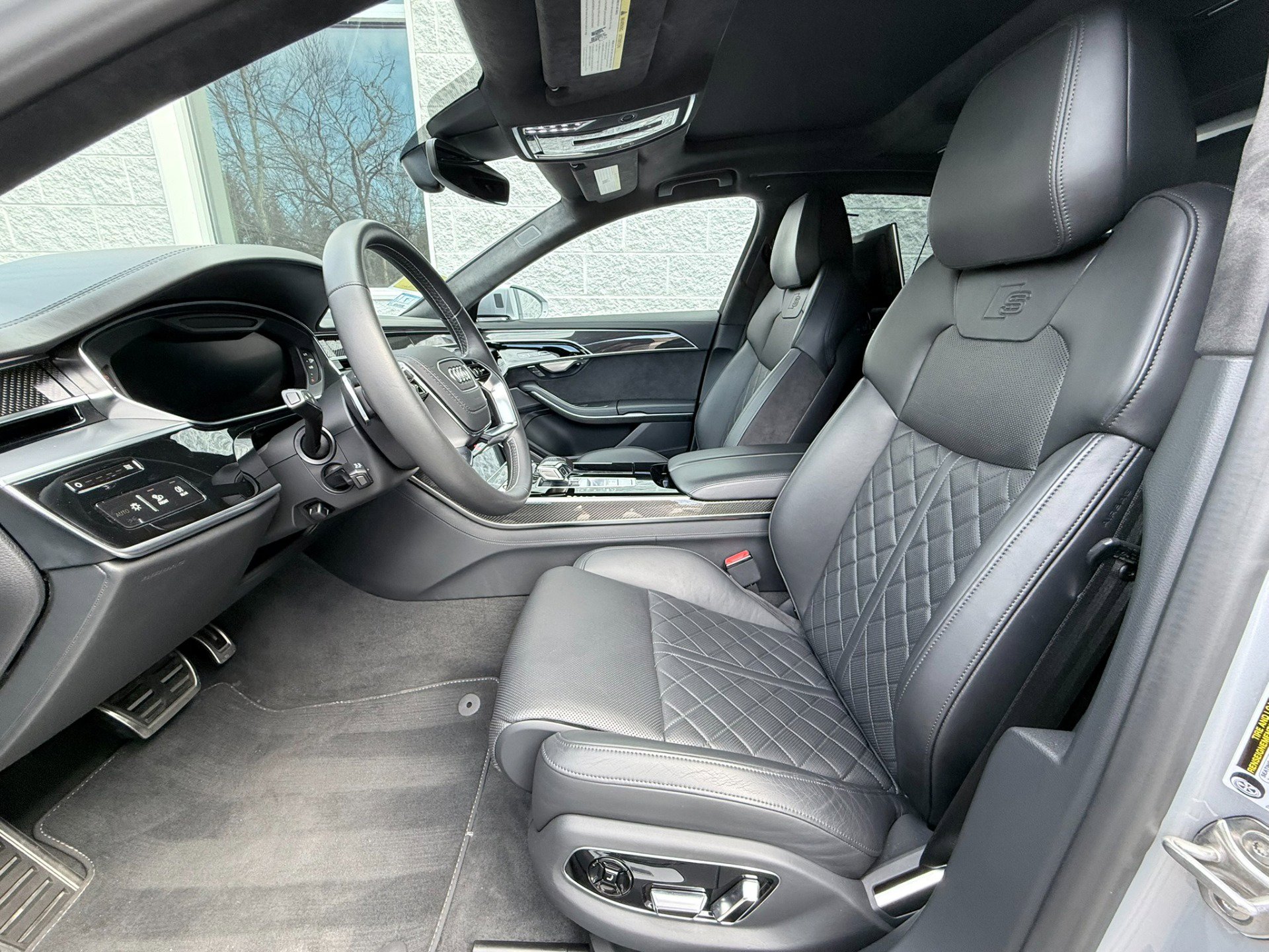 Used 2020 Audi S8 L image 14