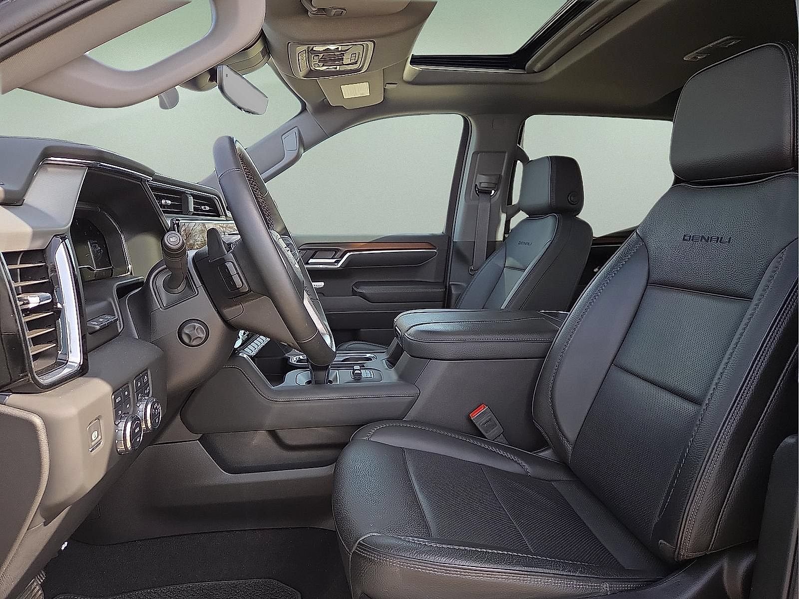 Used 2025 GMC Sierra 1500 Denali w/ Technology Package AWD/4WD image 14