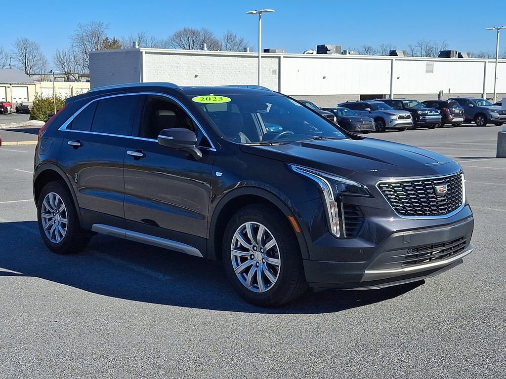 Used 2023 Cadillac XT4 Premium Luxury image 3