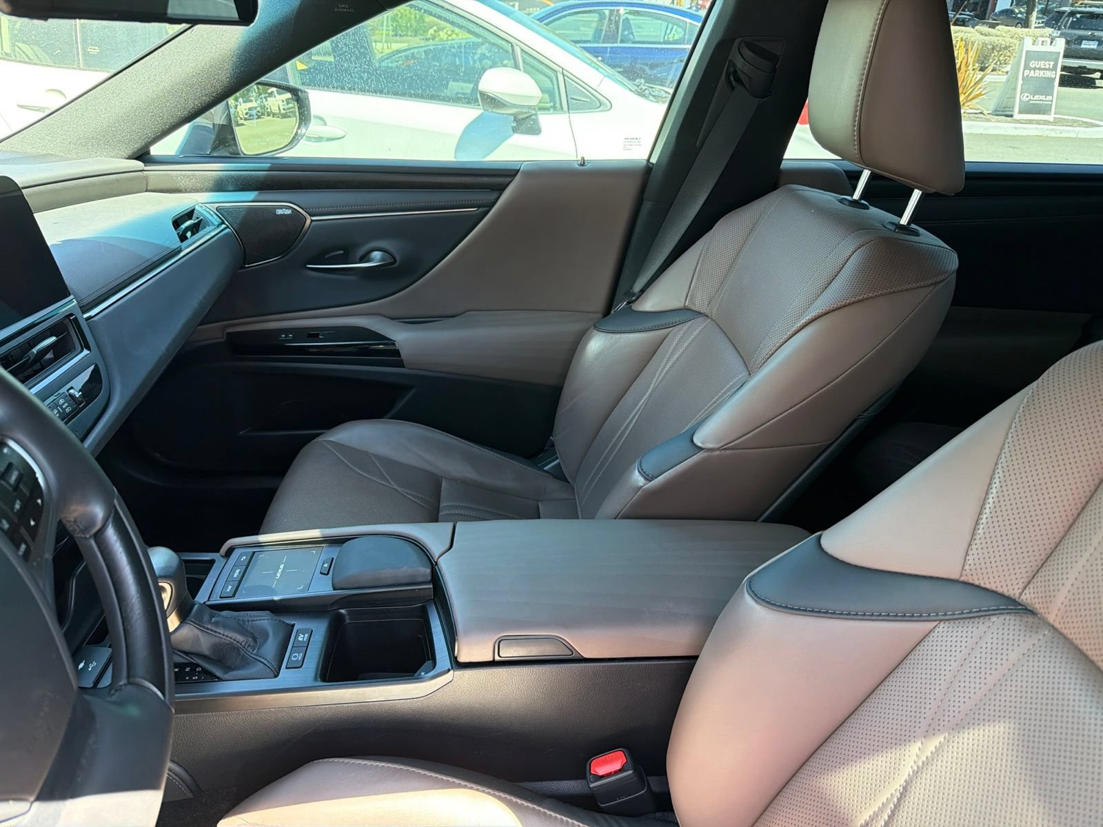 Used 2022 Lexus ES 300h w/ Accessory Package FWD image 7