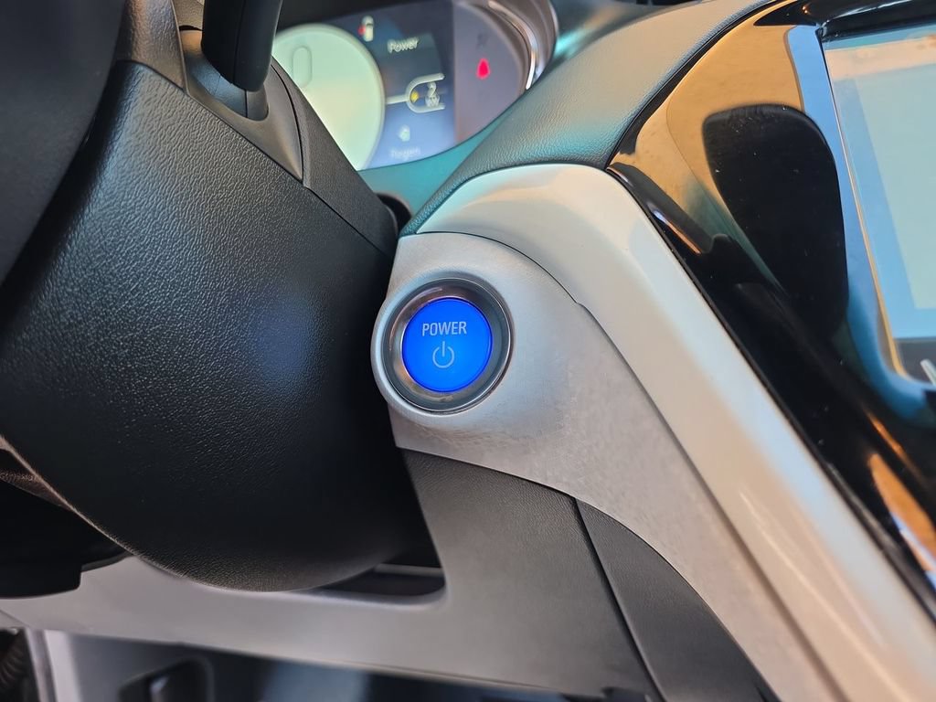 Used 2020 Chevrolet Bolt LT FWD image 17