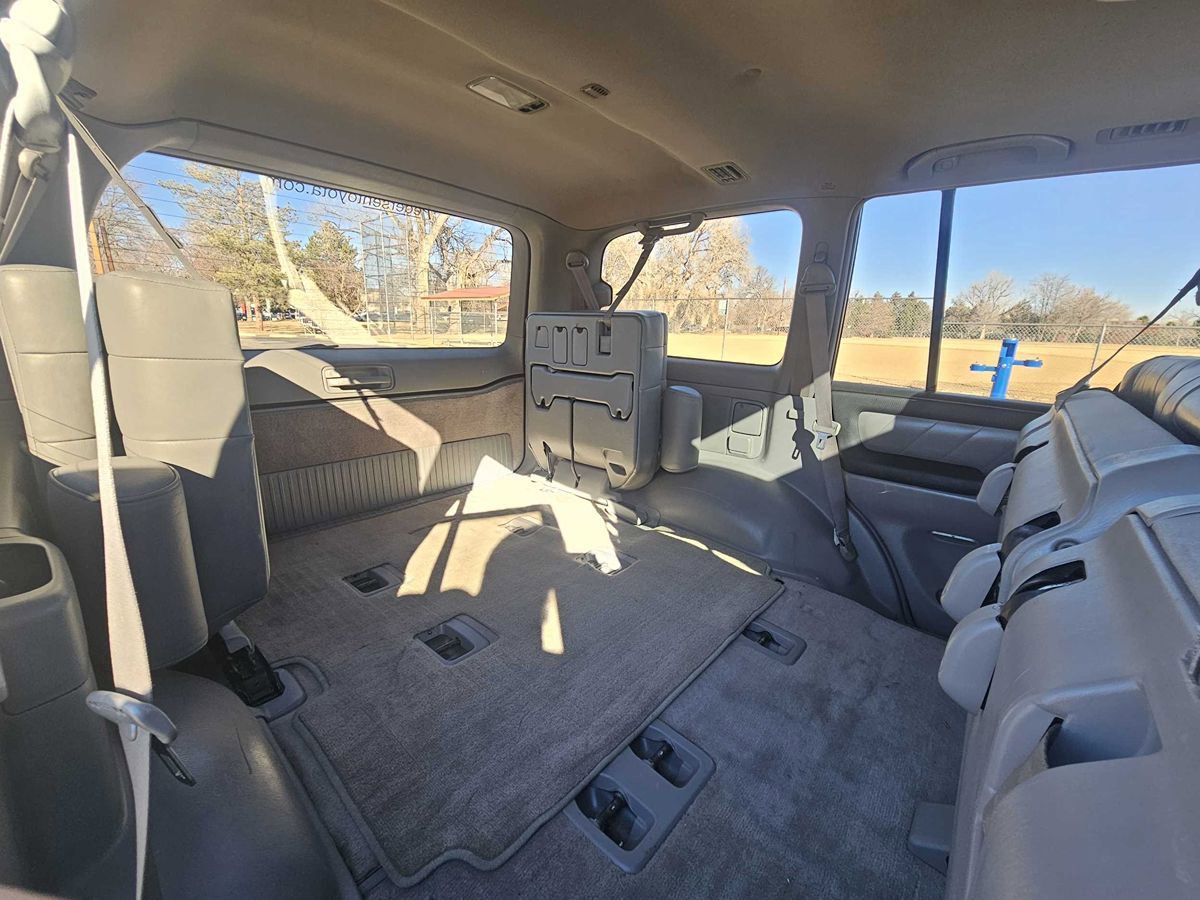 Used 2003 Toyota Land Cruiser image 35