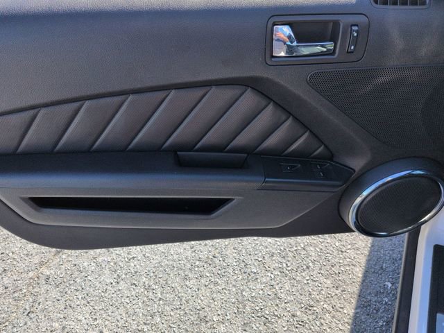 Used 2010 Ford Mustang GT RWD image 12