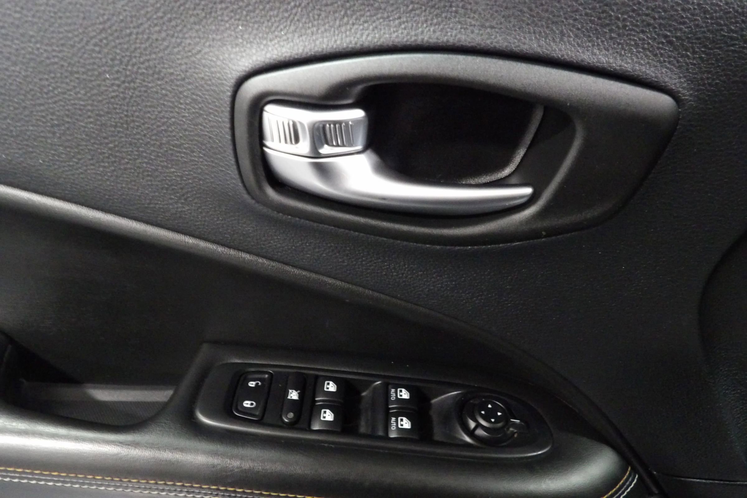 Used 2019 Jeep Compass Sport w/ Cold Weather Group image 8