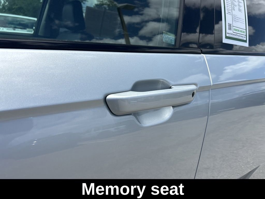 Used 2024 Jeep Grand Cherokee L Limited RWD image 21