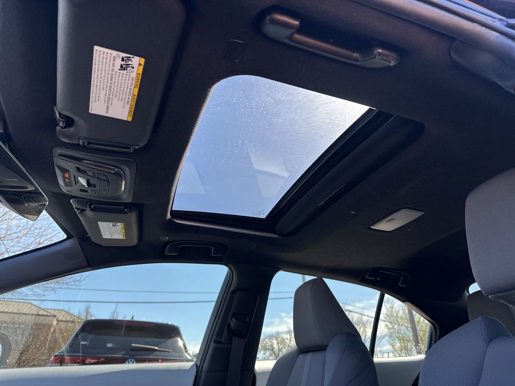 Used 2025 Toyota Corolla SE w/ SE Premium Package image 20