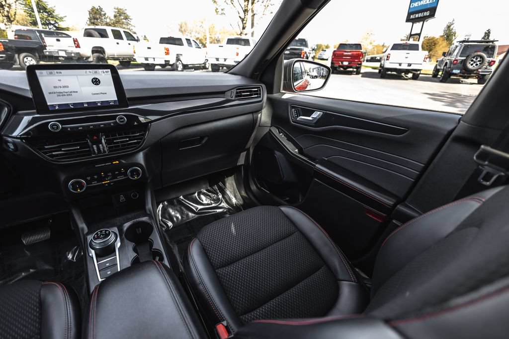 Used 2025 Ford Escape ST-Line AWD/4WD image 24