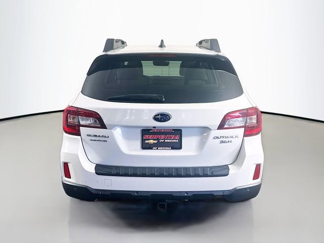 Used 2017 Subaru Outback 3.6R Limited image 7