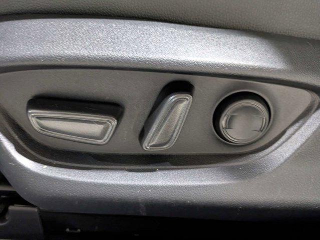 Used 2025 Toyota Camry XSE FWD image 19