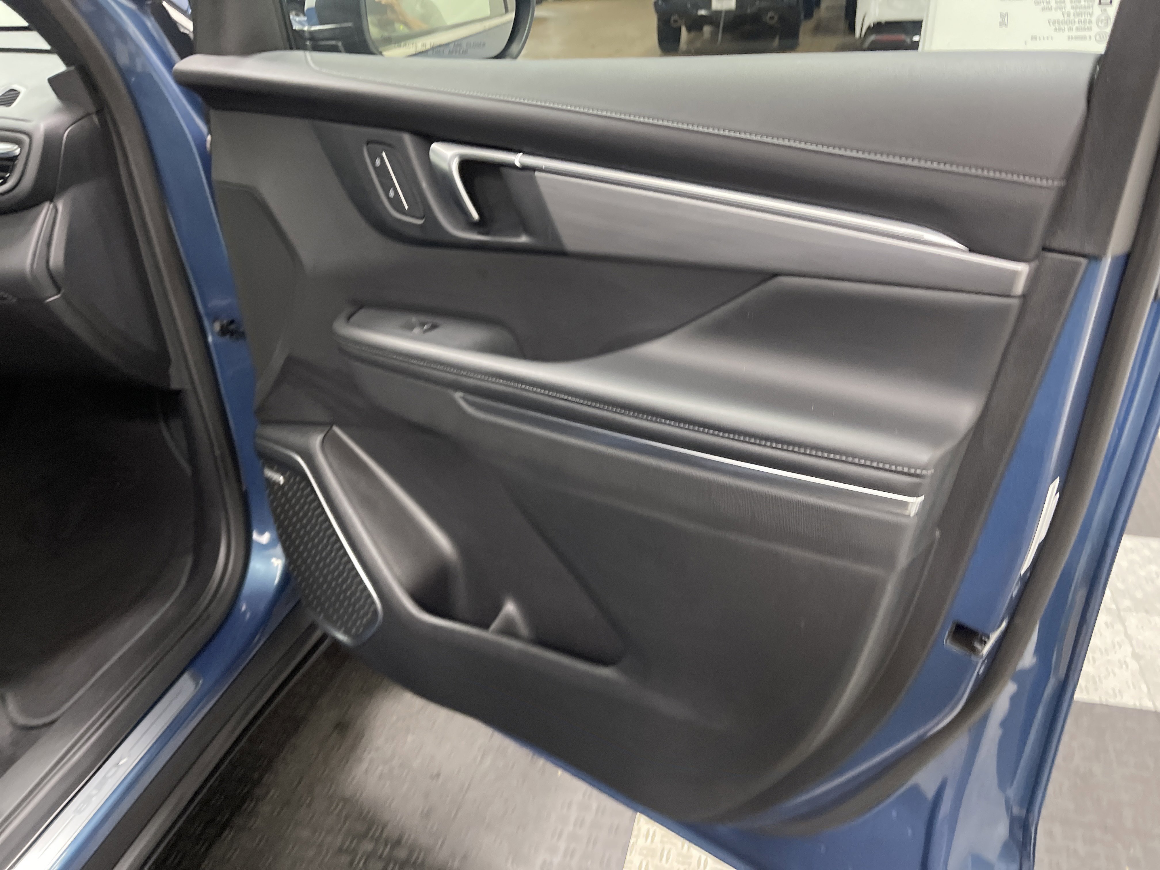 Used 2025 Buick Enclave Preferred image 25