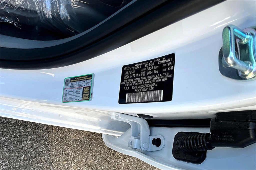 New 2025 Hyundai Elantra Sport image 14