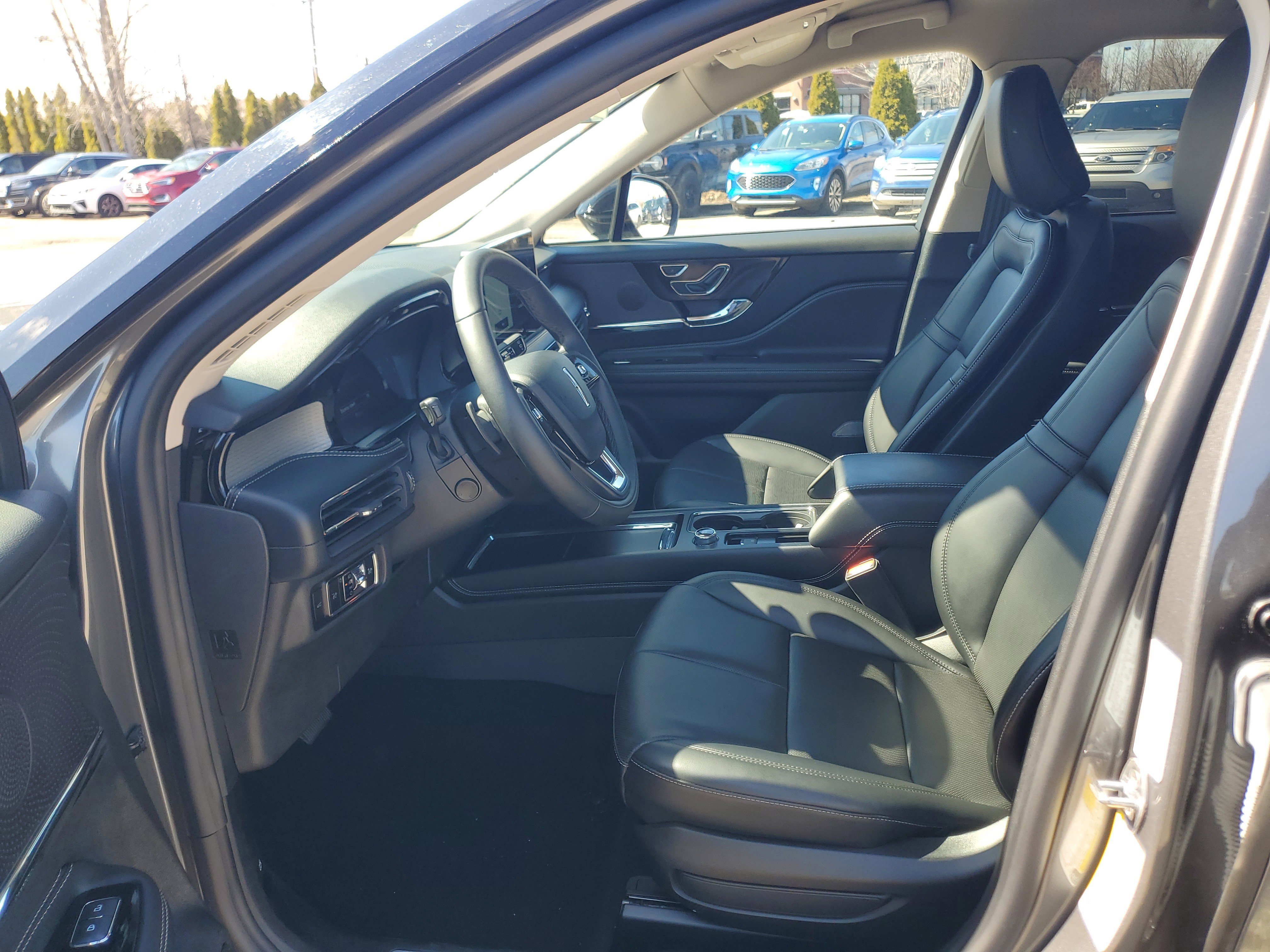 Certified 2024 Lincoln Corsair AWD w/ Equipment Group 101A image 12