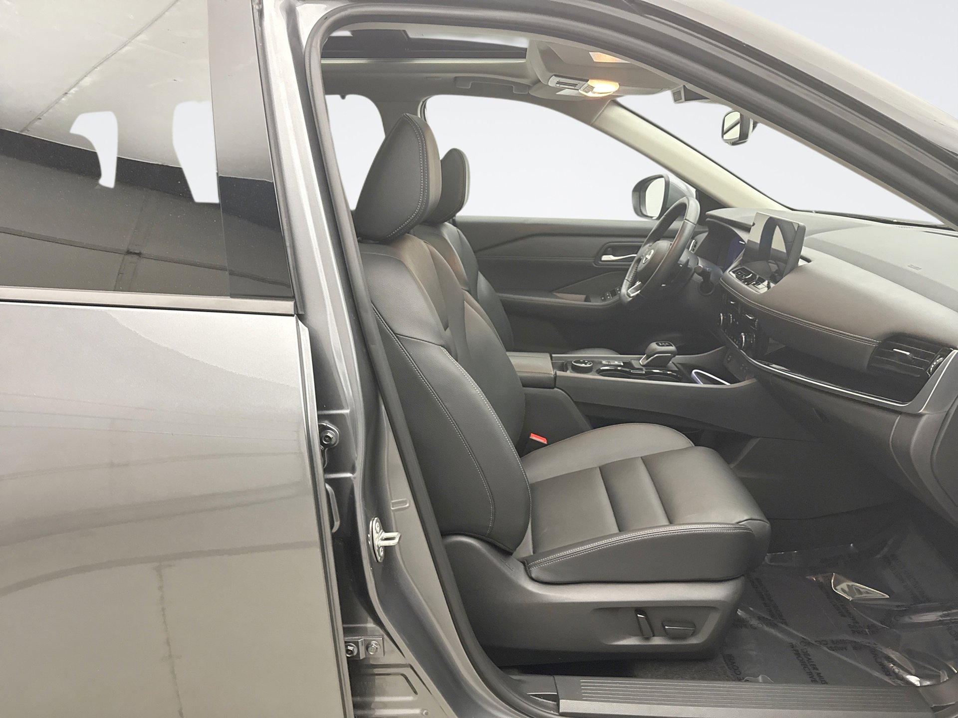 Used 2024 Nissan Rogue SL w/ SL Premium Package image 17