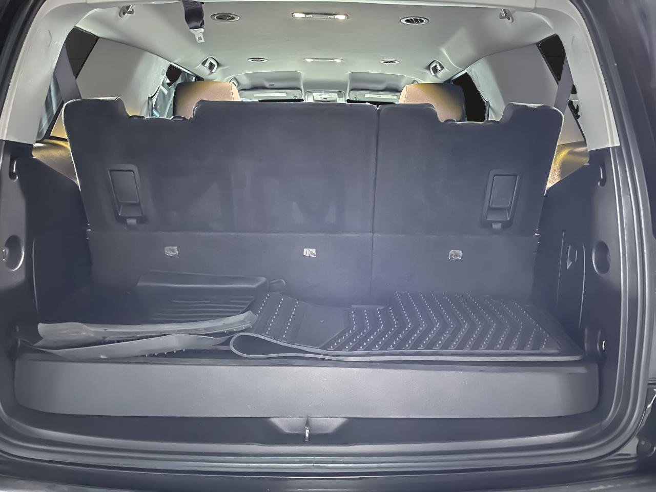 Used 2016 GMC Yukon SLE w/ Convenience Package AWD/4WD image 18