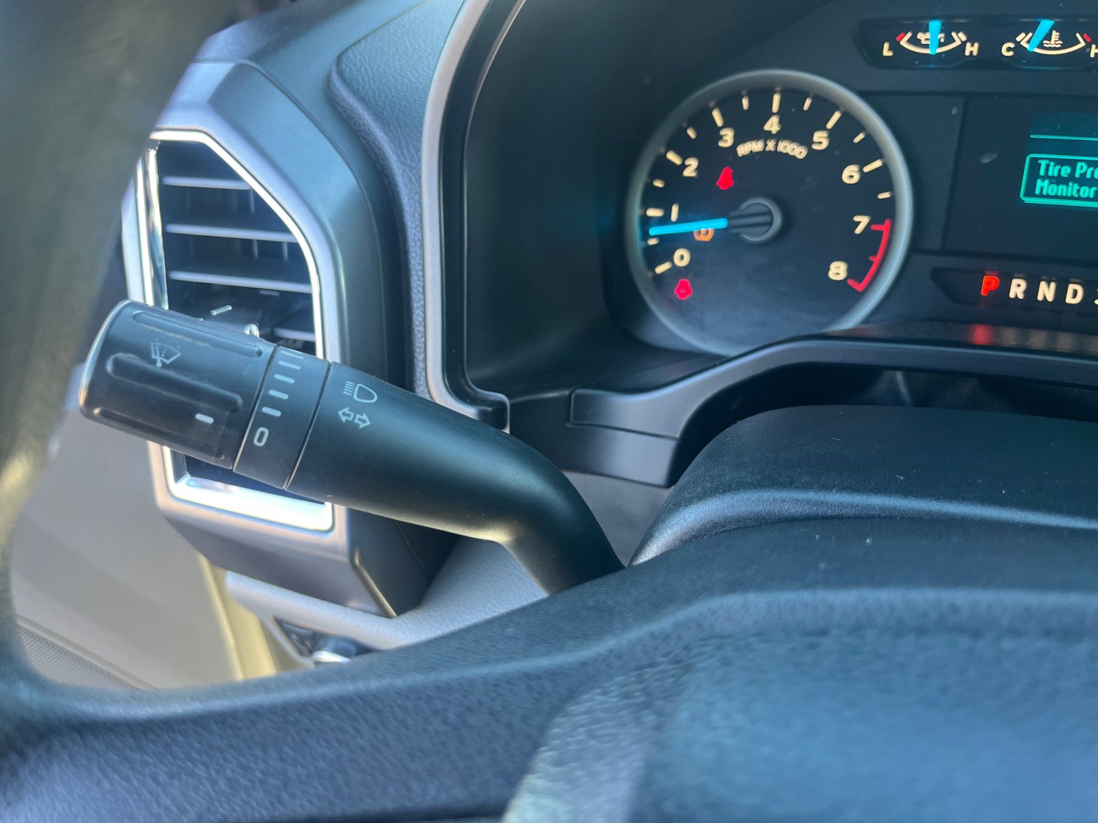 Used 2016 Ford F150 XLT image 12