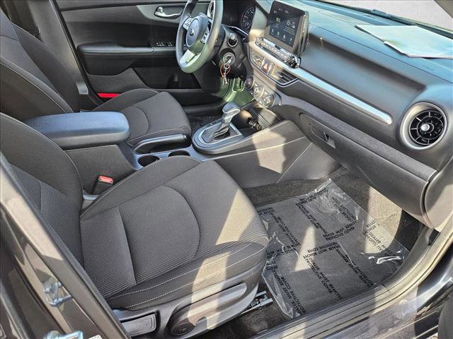 Used 2021 Kia Forte LXS image 18