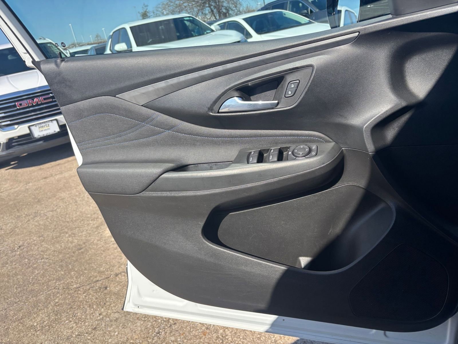 Used 2025 Buick Envista Sport Touring image 18