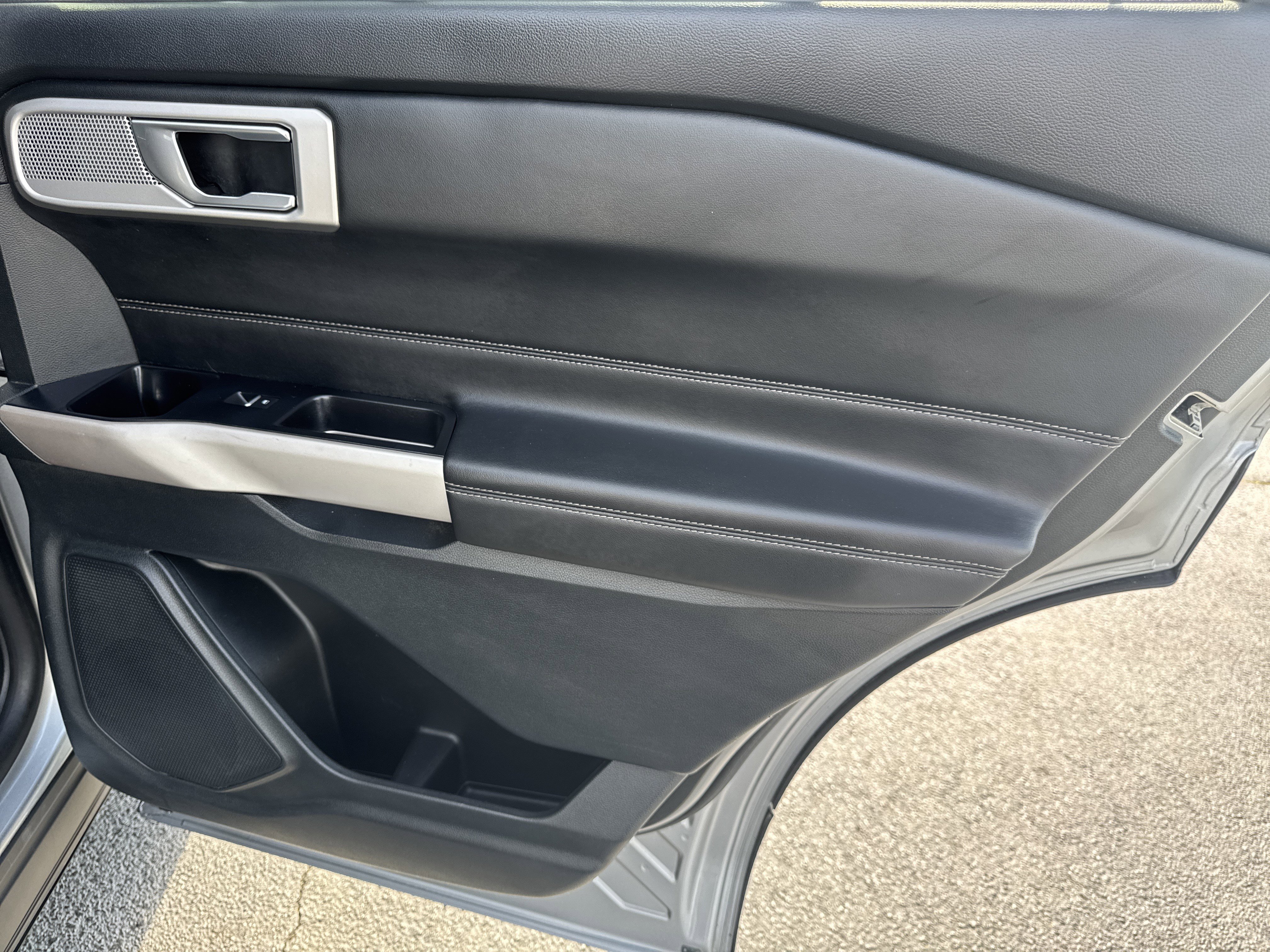 Certified 2023 Ford Explorer Limited RWD image 20