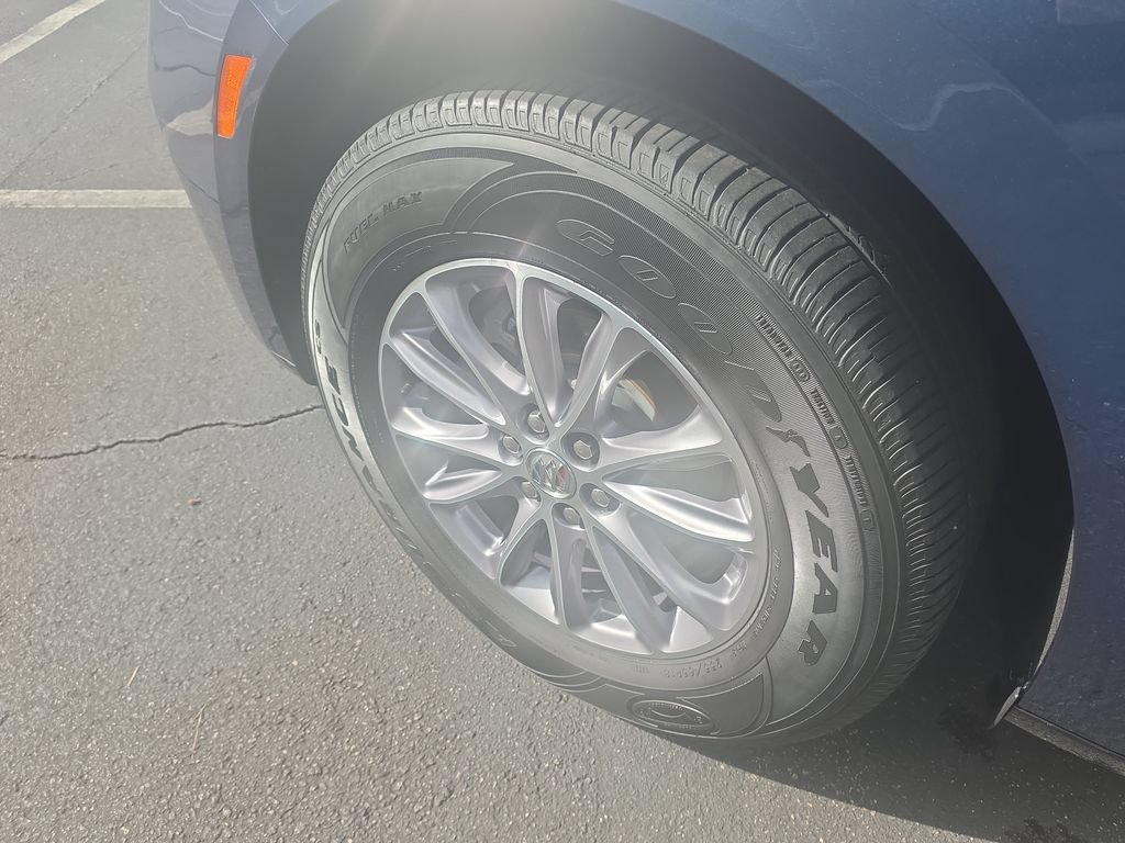 Certified 2023 Buick Enclave Essence FWD image 11