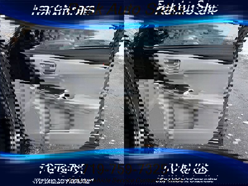 Used 2015 Toyota Camry SE image 30