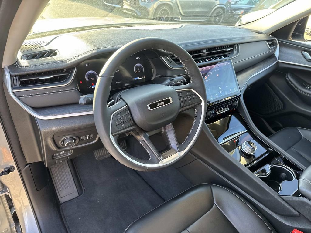 Used 2023 Jeep Grand Cherokee L Limited image 18