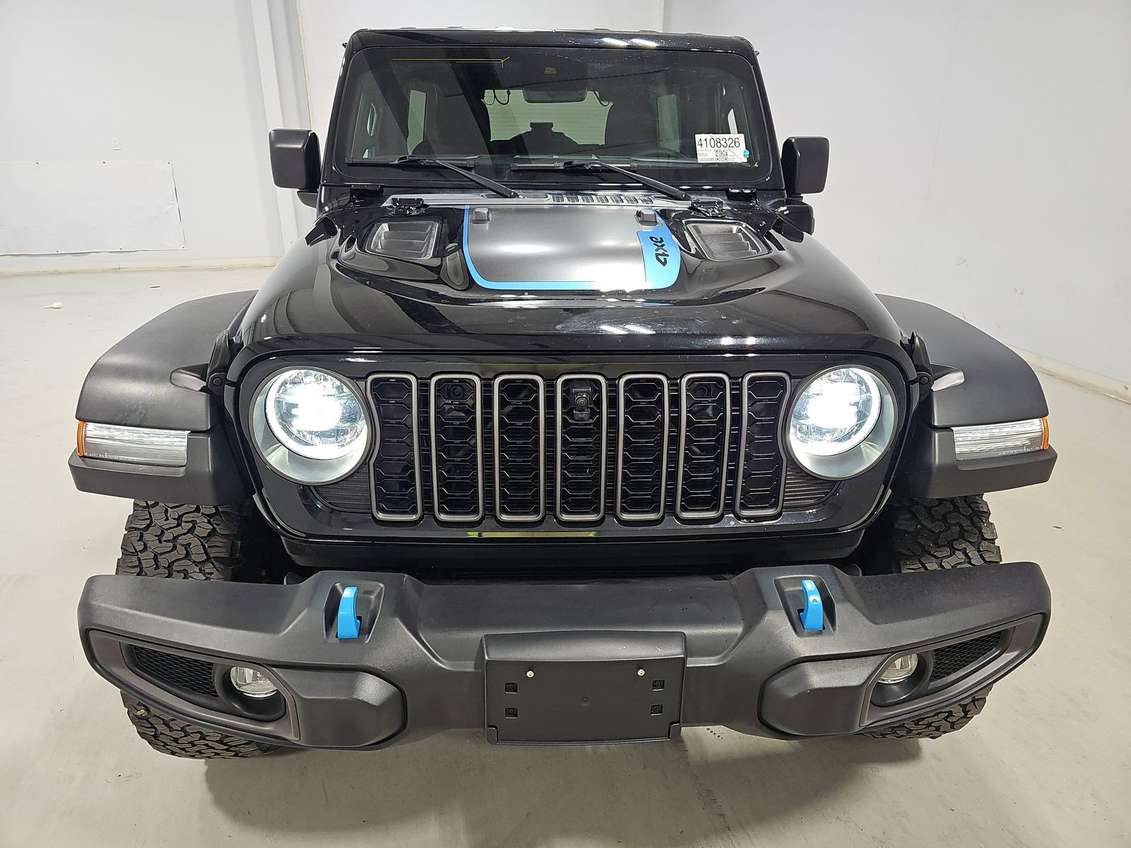 Used 2024 Jeep Wrangler Unlimited Rubicon 4xe w/ Technology Group AWD/4WD image 2