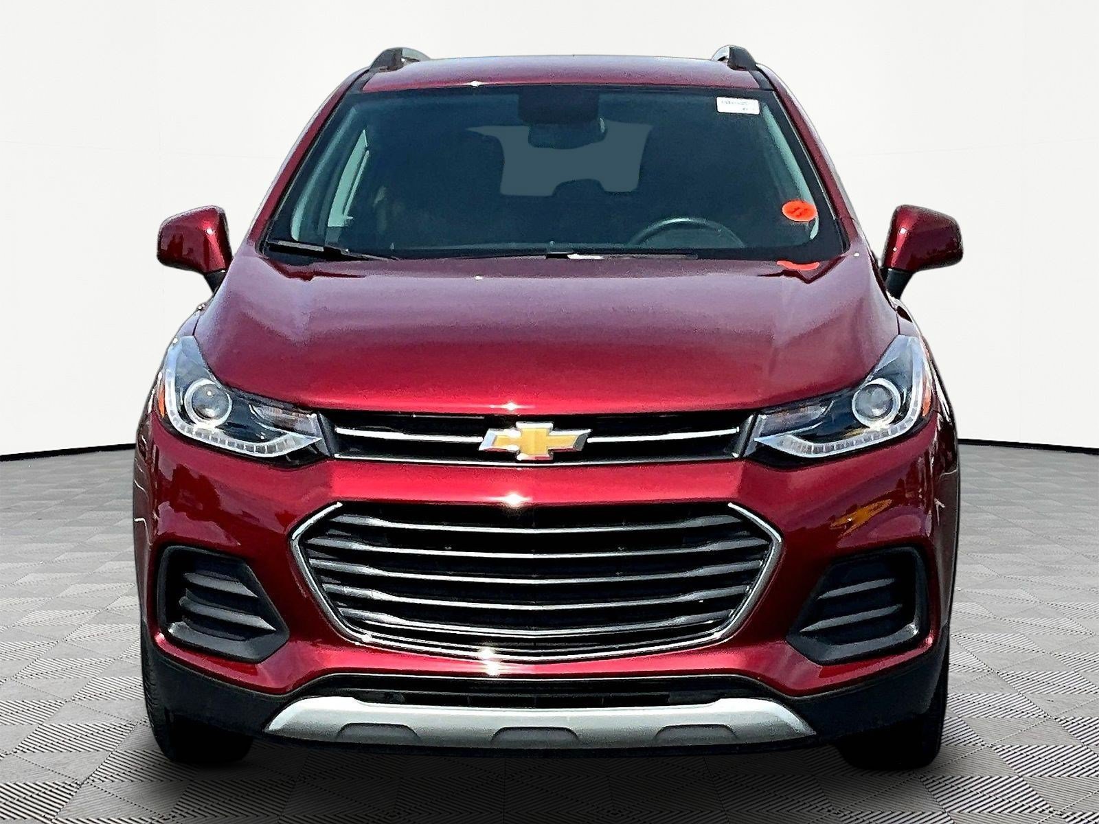 Used 2022 Chevrolet Trax LT w/ LT Convenience Package AWD/4WD image 2