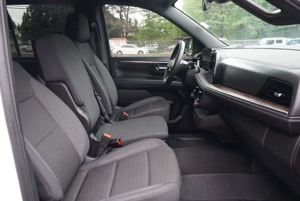 Used 2026 Chevrolet Tahoe LS AWD/4WD image 9