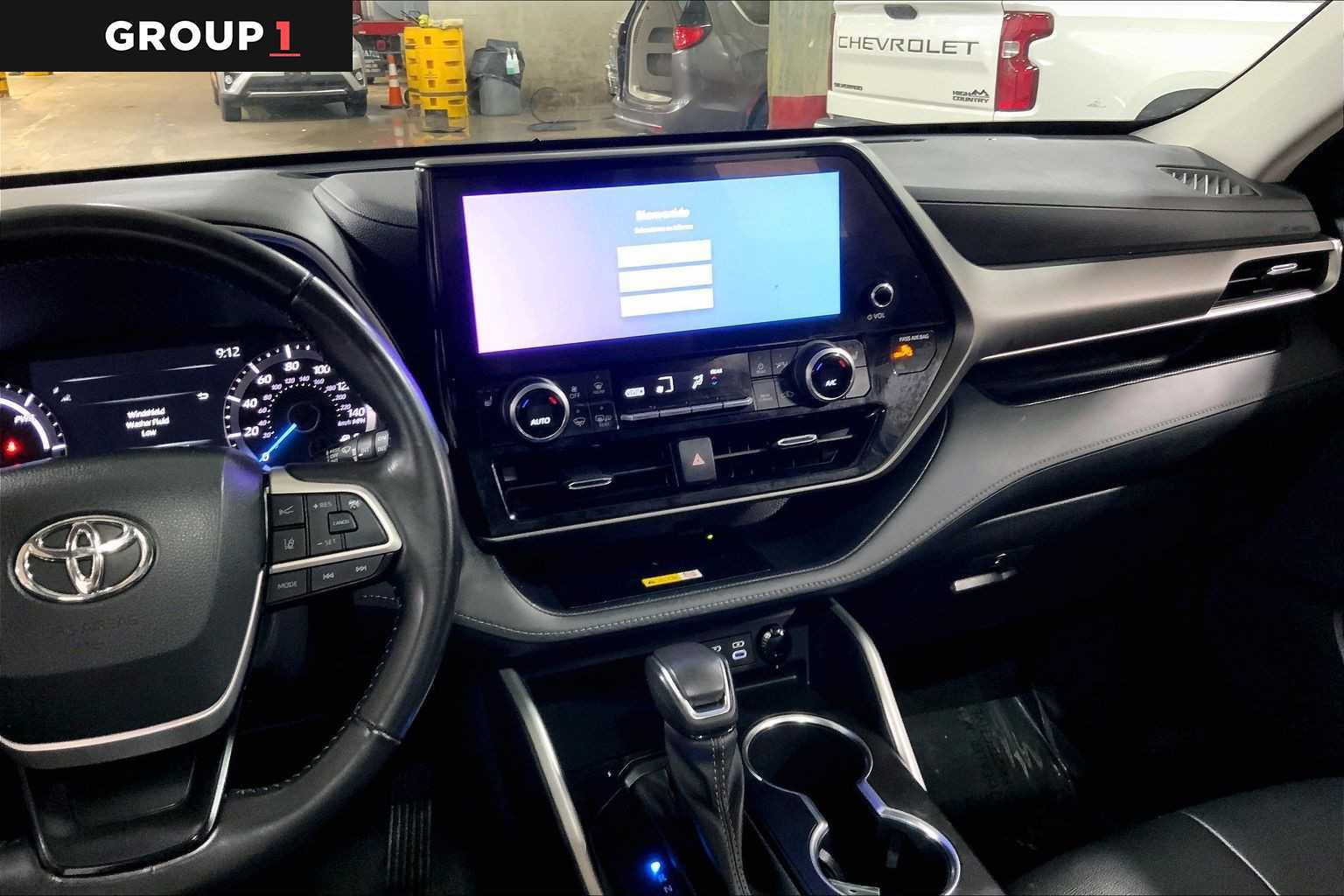 Used 2023 Toyota Highlander XLE image 7