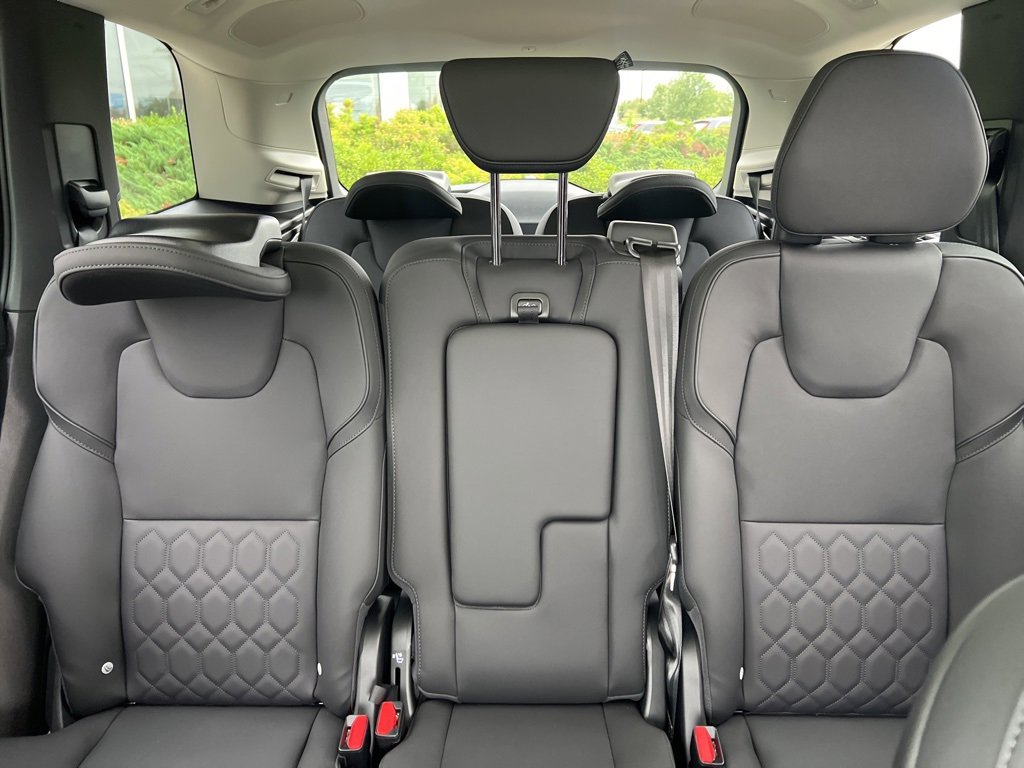 New 2026 Volvo XC90 B6 Plus w/ Protection Package Premier image 27
