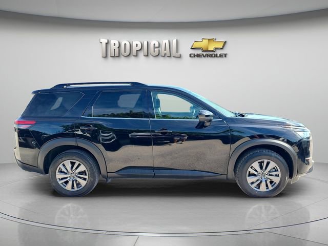 Used 2025 Nissan Pathfinder SV image 6