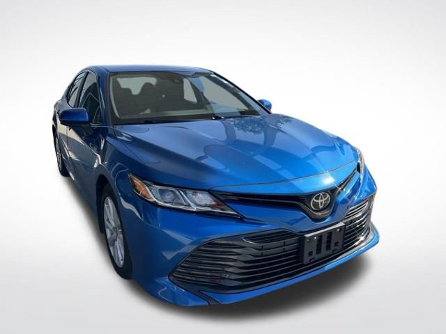 Used 2020 Toyota Camry LE FWD image 3