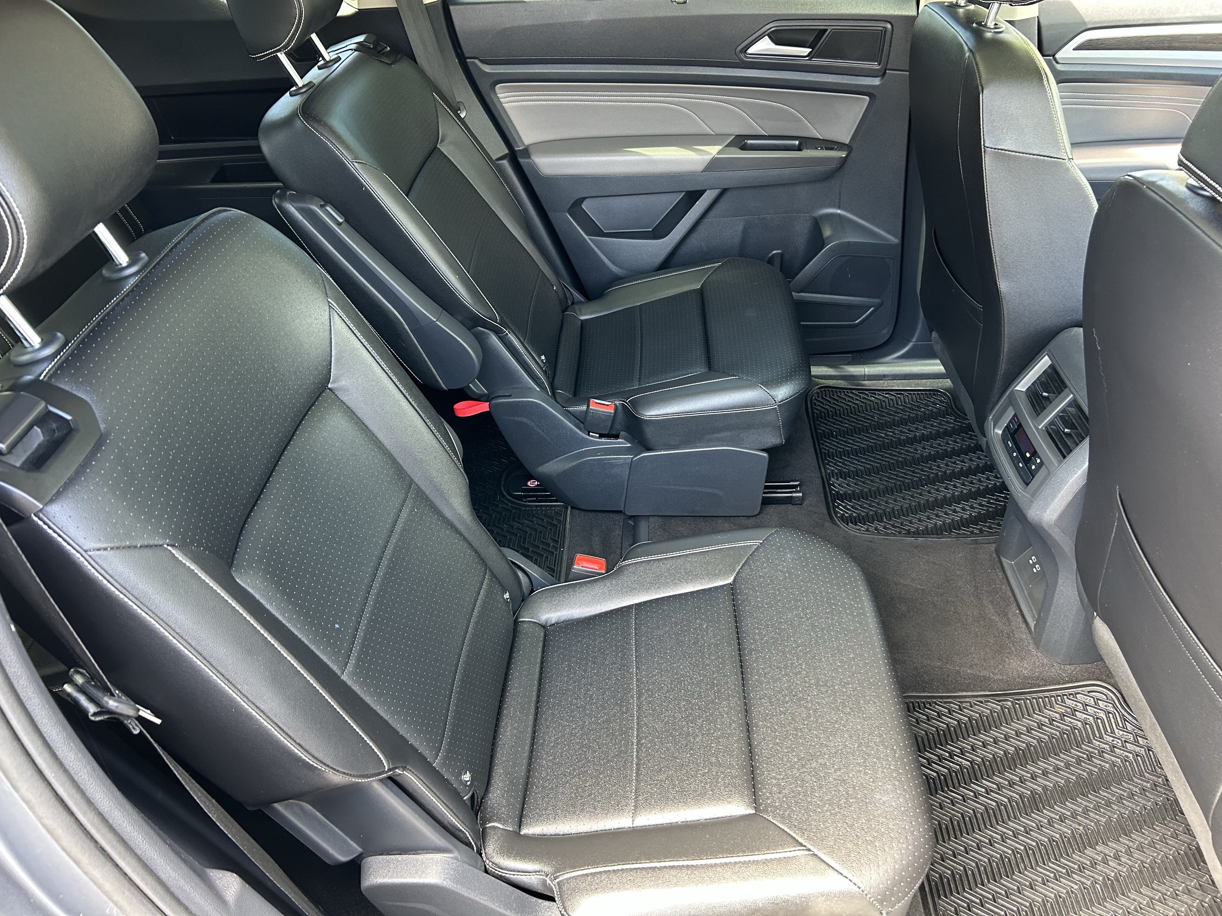 Used 2023 Volkswagen Atlas SE w/ Panoramic Sunroof Package FWD image 11