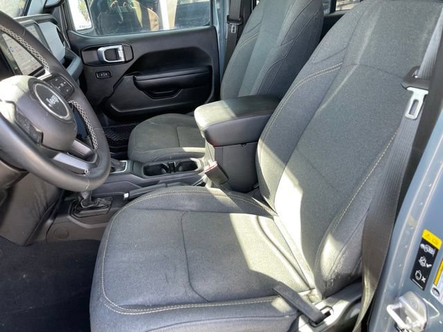 Used 2025 Jeep Gladiator Sport AWD/4WD image 11