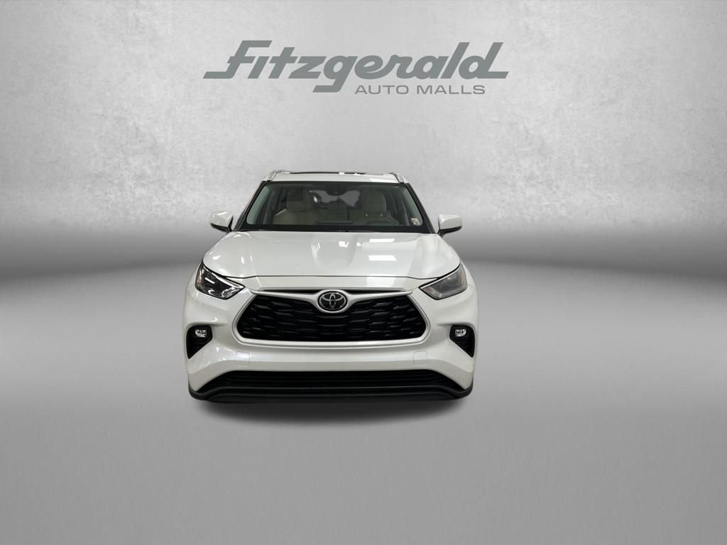 Used 2025 Toyota Highlander XLE image 9