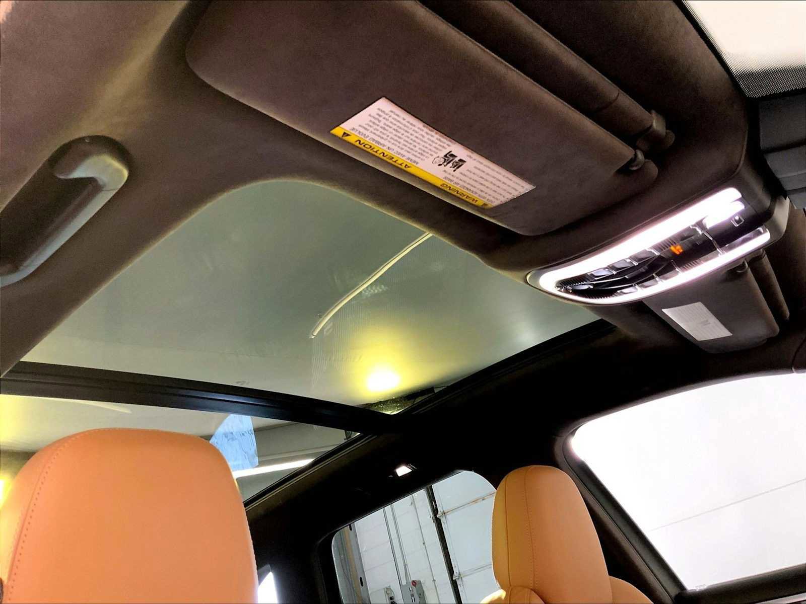 Used 2015 Porsche Cayenne Turbo AWD/4WD image 20