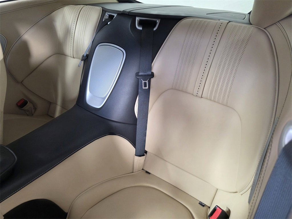 Used 2023 Aston Martin DB11 Coupe image 13