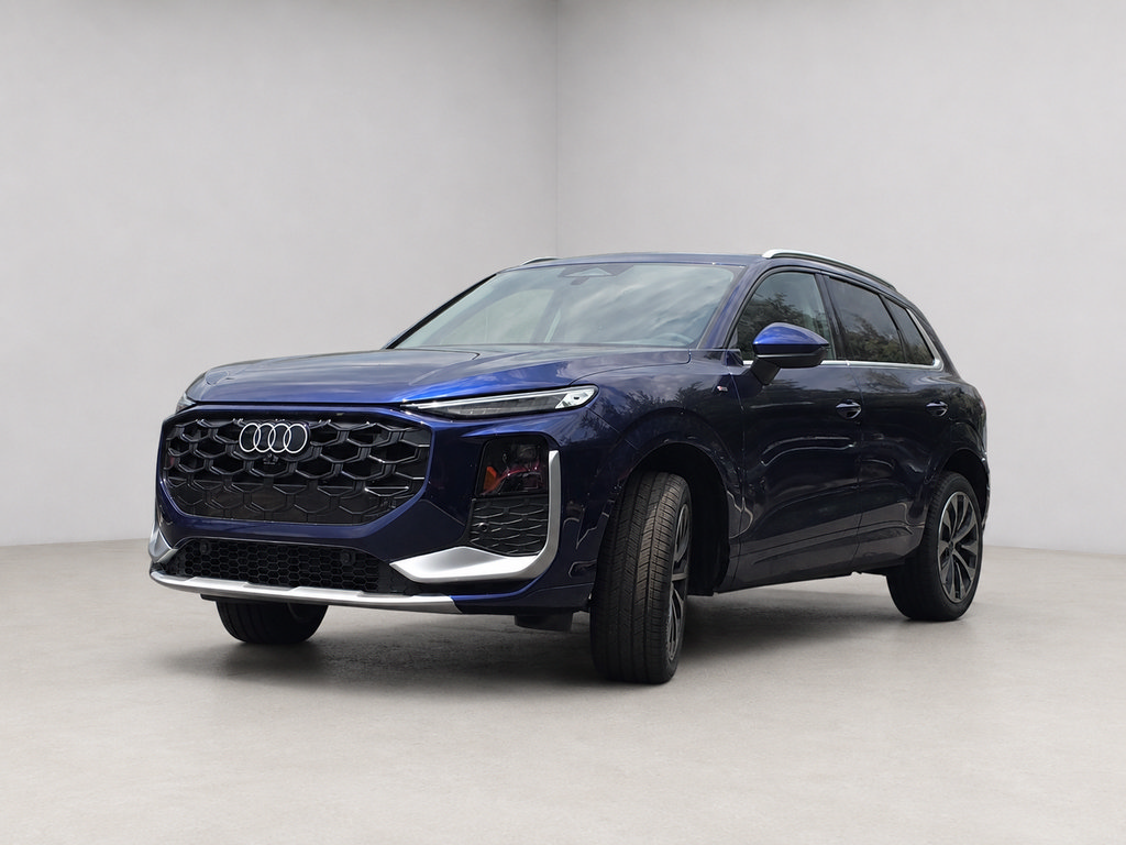 Certified 2026 Audi Q3 quattro 2.0T AWD/4WD image 2