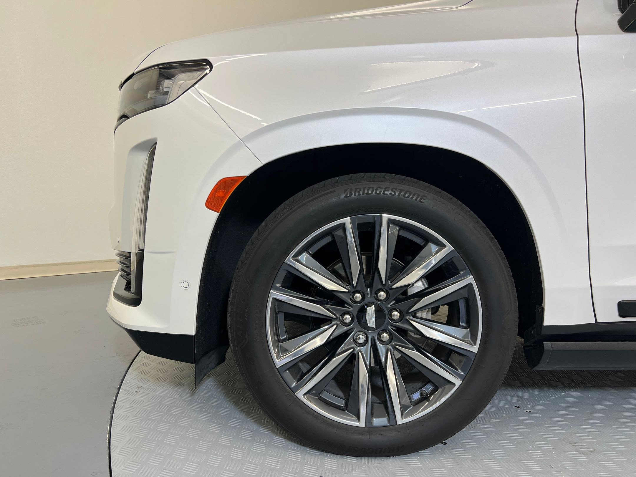 Used 2023 Cadillac Escalade Sport Platinum w/ Heavy-Duty Trailer Package image 11