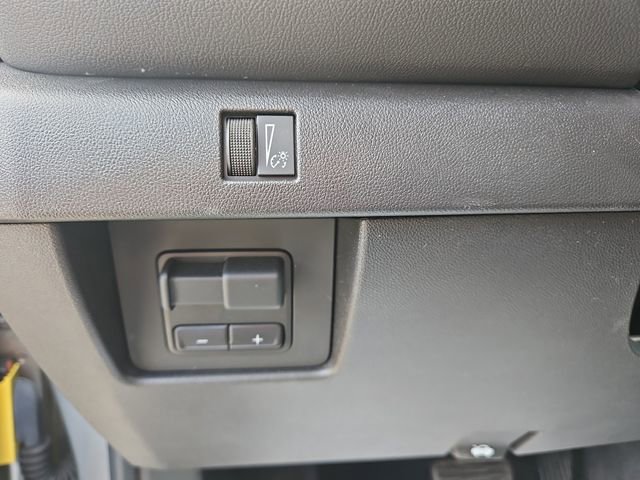 Used 2023 Chevrolet Colorado LT w/ LT Convenience Package II AWD/4WD image 19