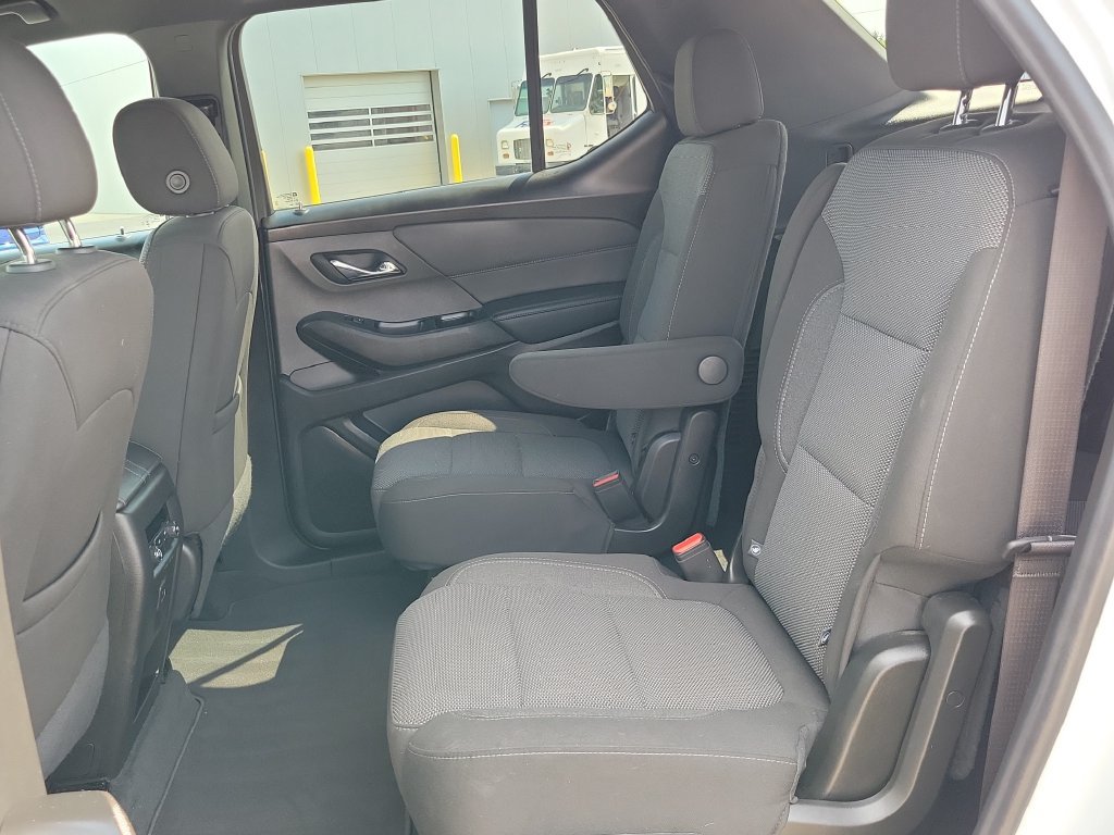 Used 2023 Chevrolet Traverse LT FWD image 28