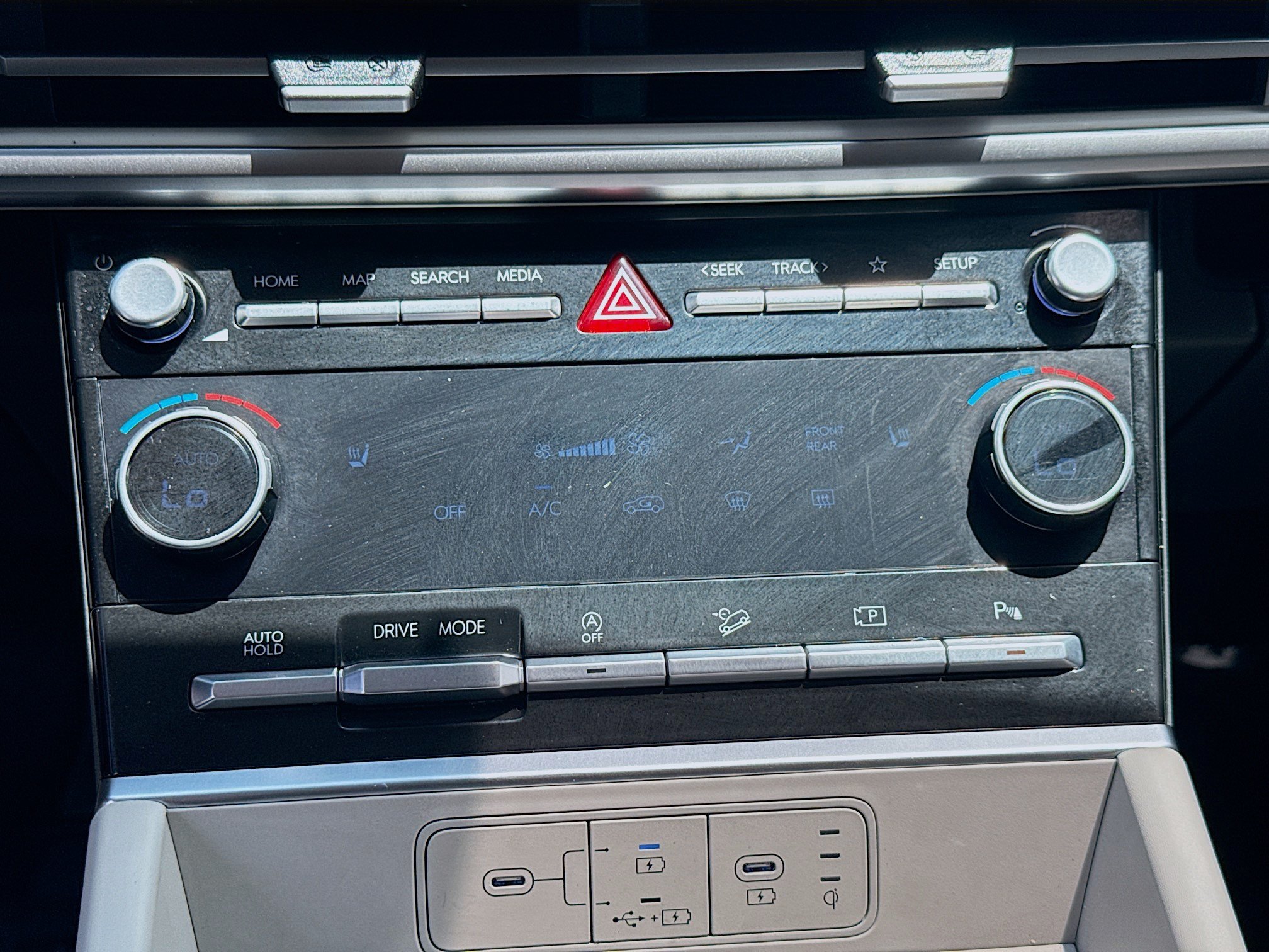 Used 2024 Hyundai Santa Fe SEL FWD image 12