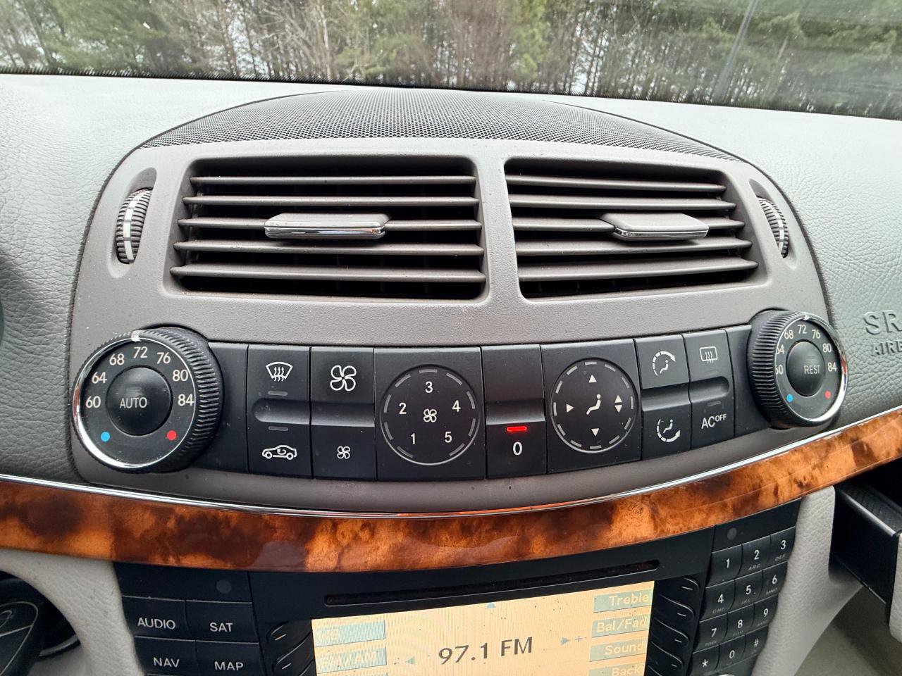 Used 2005 Mercedes-Benz E 320 Wagon image 21