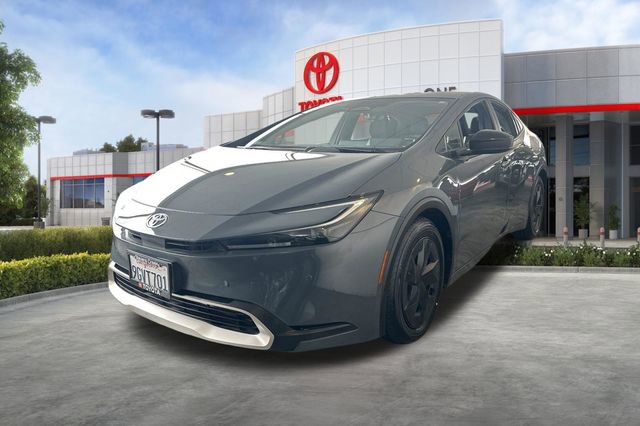Used 2023 Toyota Prius Prime FWD image 3