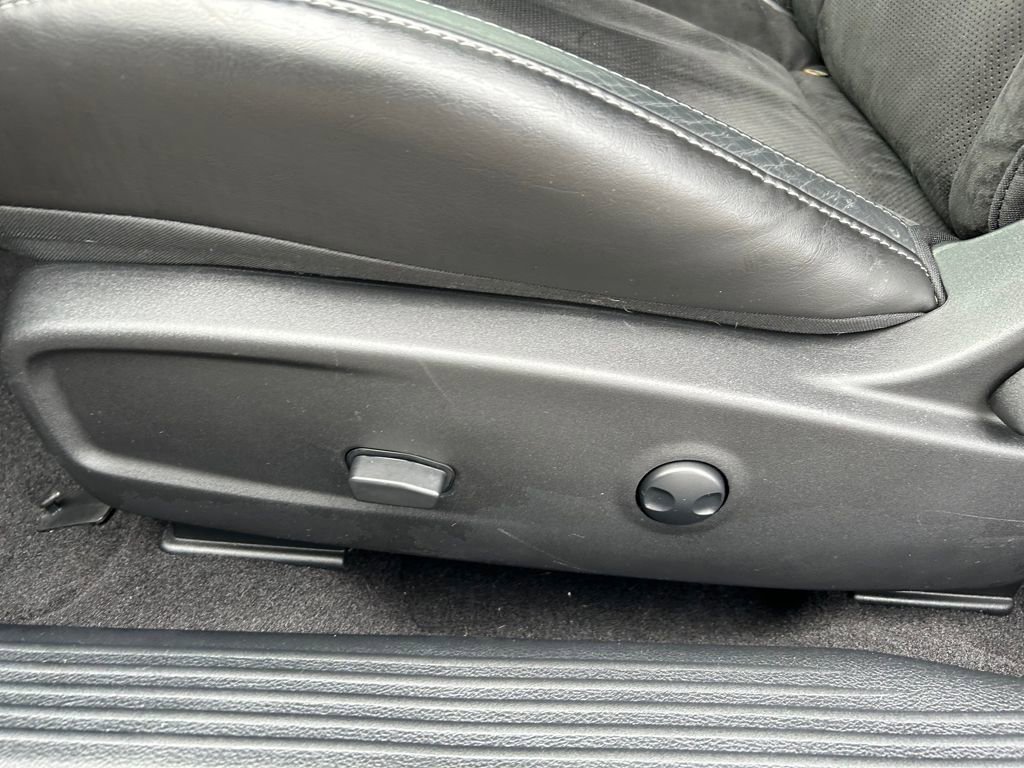 Certified 2023 Dodge Challenger R/T w/ Plus Package image 21