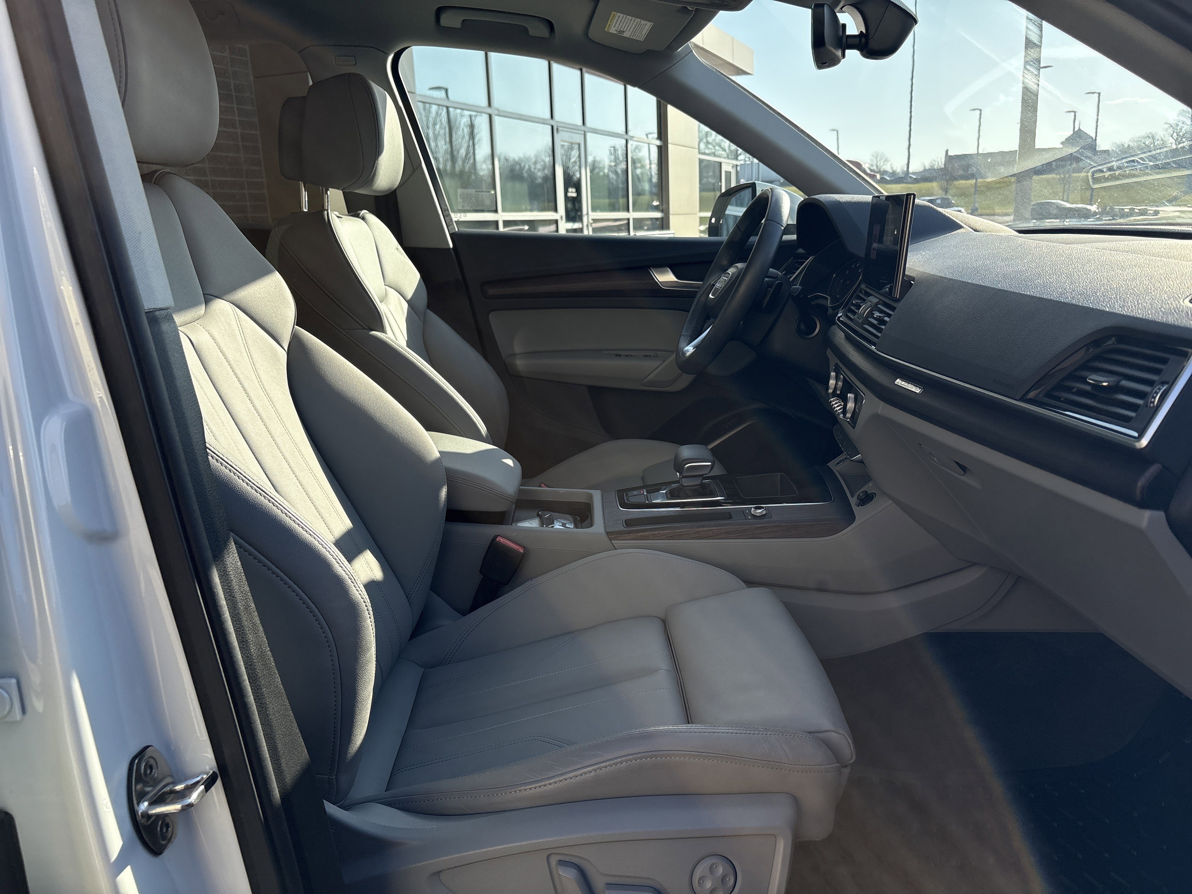 Used 2024 Audi Q5 2.0T Premium w/ Convenience Package image 33