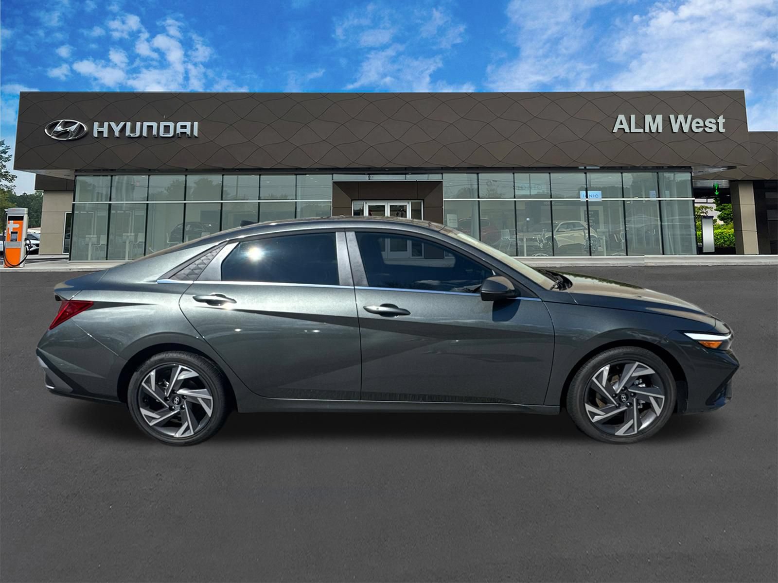 New 2026 Hyundai Elantra Limited FWD image 5