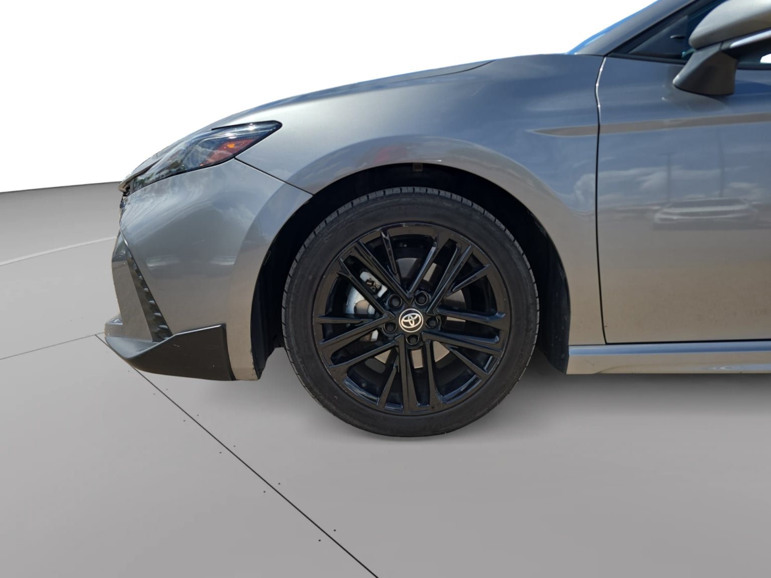 Used 2025 Toyota Camry SE FWD image 9