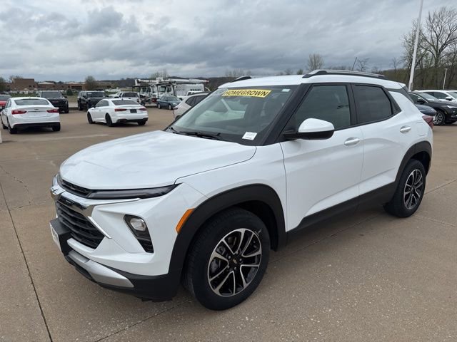 Used 2024 Chevrolet TrailBlazer LT w/ LT Cold Weather Package FWD image 7