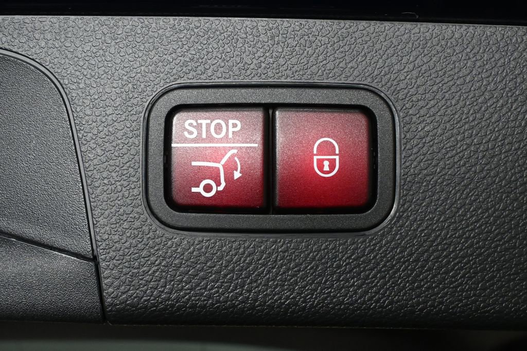 Certified 2022 Mercedes-Benz GLC 300 image 31
